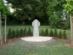 Ehrendenkmal Juni 2011